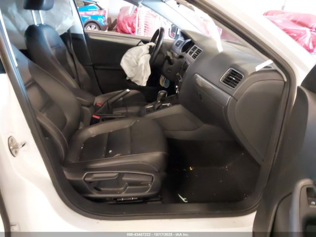 2018 VOLKSWAGEN JETTA 3VWDB7AJ4JM262644 Photo 4