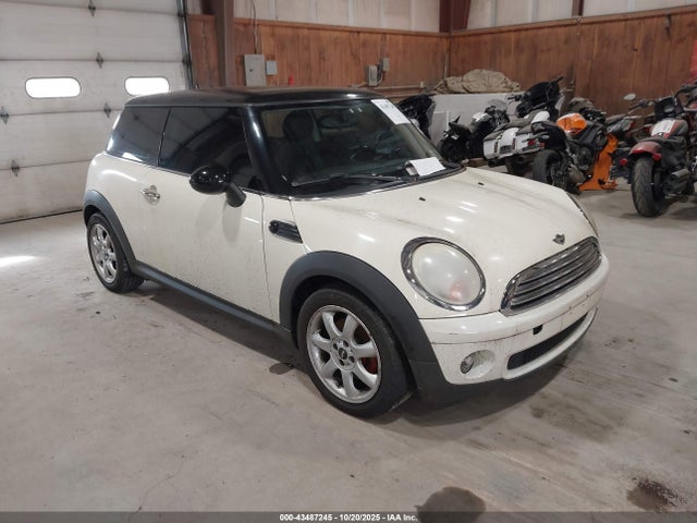 2009 MINI COOPER WMWMF33569TW71335 Photo 0