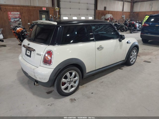 2009 MINI COOPER WMWMF33569TW71335 Photo 3