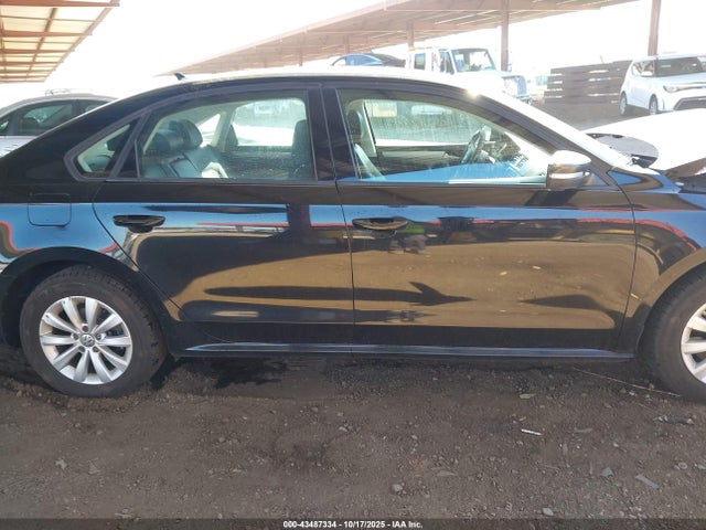 Volkswagen Passat 2014 1VWAT7A32EC108149 Image 24
