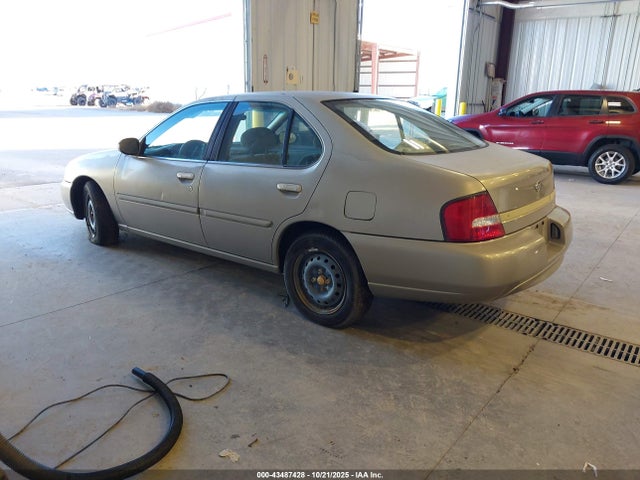 2001 NISSAN ALTIMA 1N4DL01D61C213809 Photo 2
