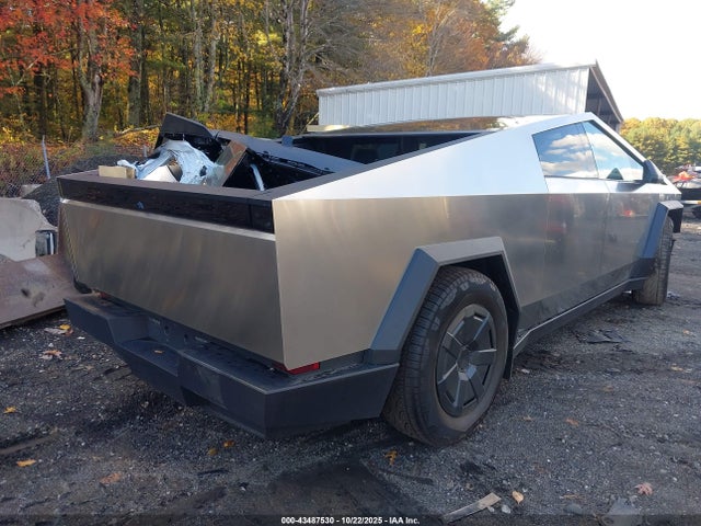 2025 TESLA CYBERTRUCK 7G2CEHED0SA074560 Photo 3