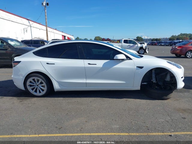Tesla Model 3 Long Range Dual Motor All-wheel Drive 2022 5YJ3E1EB5NF143565 Image 12