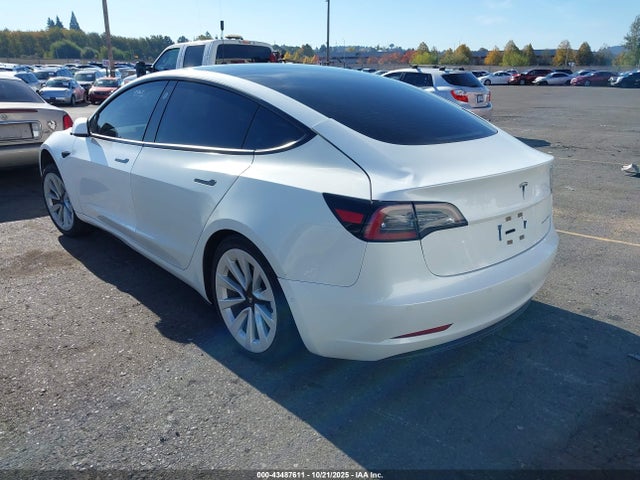 2022 TESLA MODEL 3 5YJ3E1EB5NF143565 Photo 2