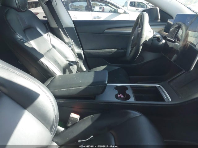 2022 TESLA MODEL 3 5YJ3E1EB5NF143565 Photo 4