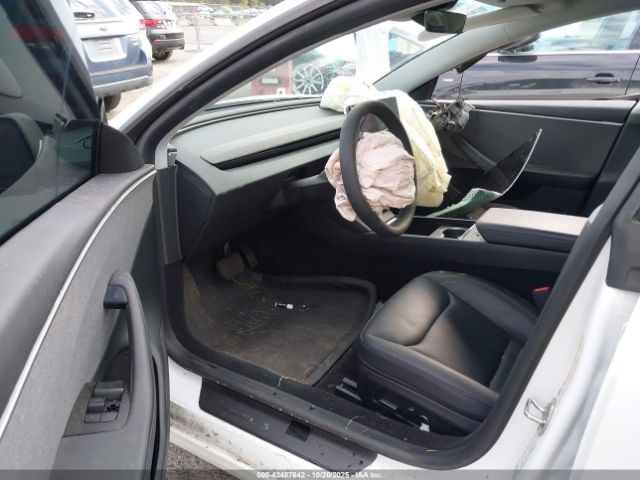 2024 TESLA MODEL 3 5YJ3E1EAXRF831624 Photo 4