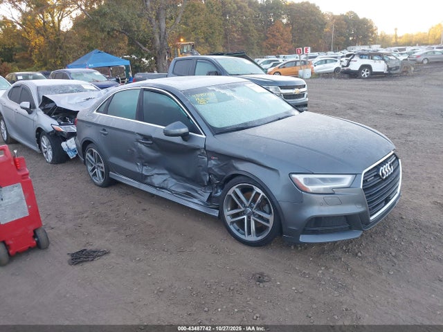 2018 AUDI A3 WAUJ8GFF9J1004333 Photo 0