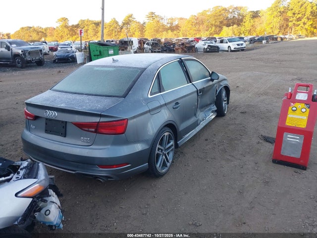 2018 AUDI A3 WAUJ8GFF9J1004333 Photo 3