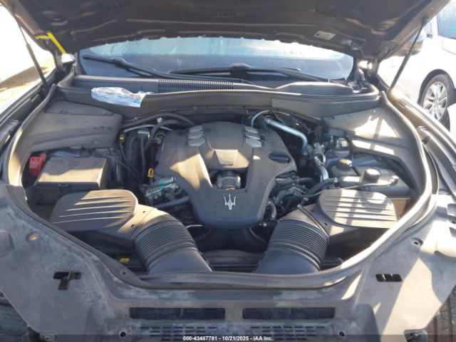 2018 MASERATI LEVANTE ZN661XUL2JX259830 Photo 9