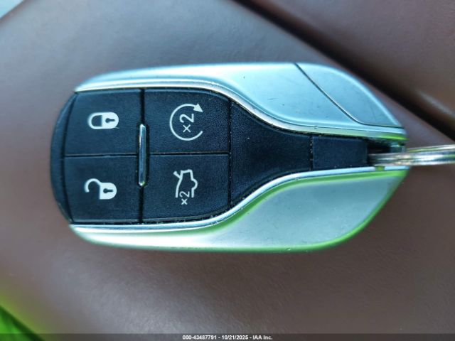 2018 MASERATI LEVANTE ZN661XUL2JX259830 Photo 10