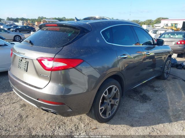 2018 MASERATI LEVANTE ZN661XUL2JX259830 Photo 3