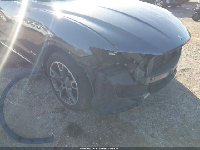 2018 MASERATI LEVANTE ZN661XUL2JX259830 Photo 5