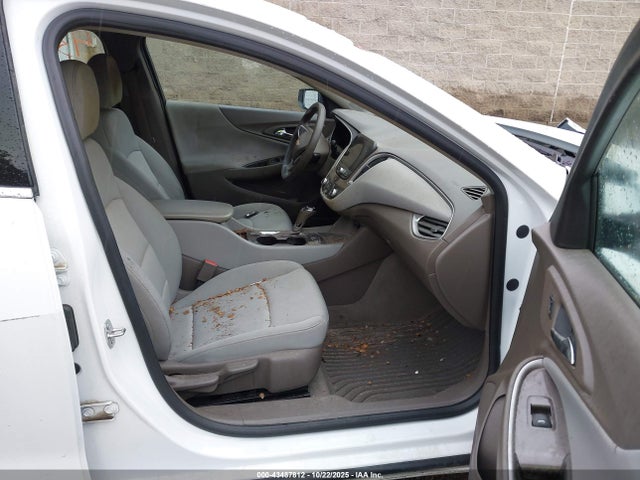 Продажа на аукционе авто 2019 Chevrolet Malibu 1ls, vin: 1G1ZB5ST4KF161286, номер лота: 43487812