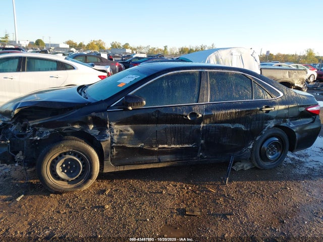 2016 Toyota Camry Le მანქანა იყიდება აუქციონზე, vin: 4T1BF1FK1GU172445, აუქციონის ნომერი: 43487893