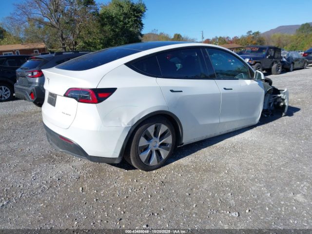 2024 TESLA MODEL Y 7SAYGAEE5RF070037 Photo 3