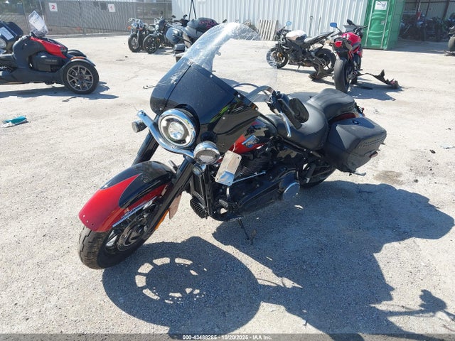 2025 HARLEY-DAVIDSON FLHC 1HD1YA913SB020036 Photo 1