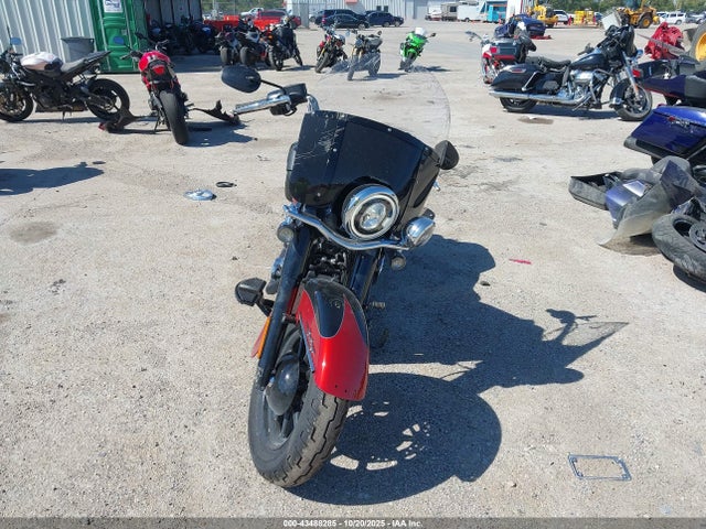 2025 HARLEY-DAVIDSON FLHC 1HD1YA913SB020036 Photo 4