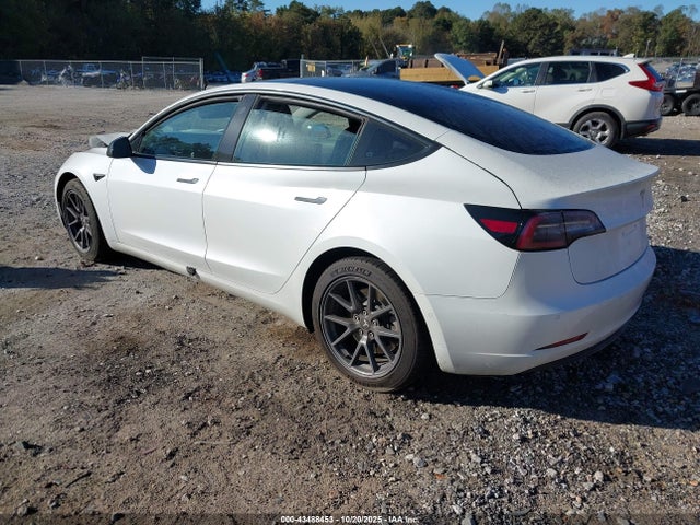 2021 TESLA MODEL 3 5YJ3E1EB1MF852931 Photo 2