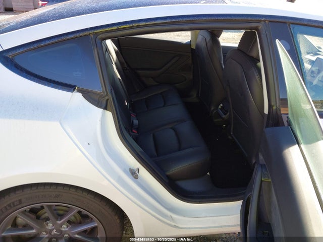 2021 TESLA MODEL 3 5YJ3E1EB1MF852931 Photo 7