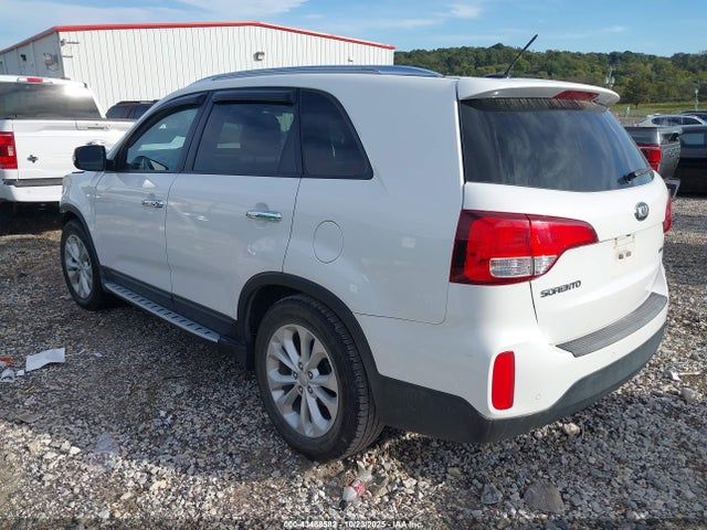 2015 KIA SORENTO 5XYKU4A70FG613237 Photo 2