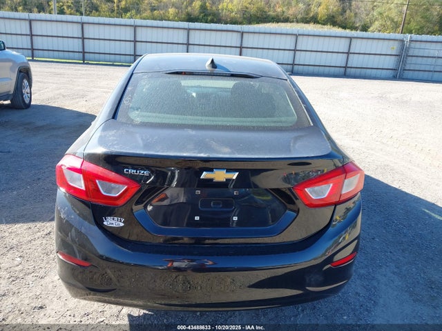 1G1BC5SM0H7119370 Chevrolet Cruze Ls Auto