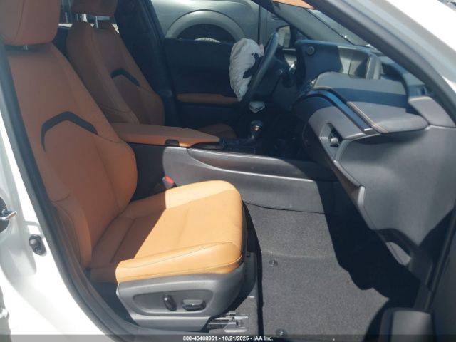 2021 LEXUS UX 200 JTHP3JBH2M2033606 Photo 4