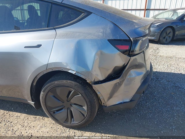 2026 TESLA MODEL Y 7SAYGDEE0TF334970 Photo 5