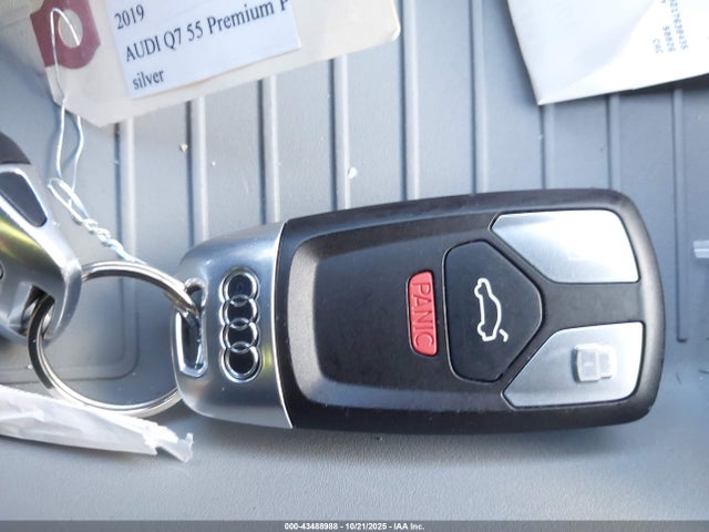 2019 AUDI Q7 WA1LAAF75KD009903 Photo 10