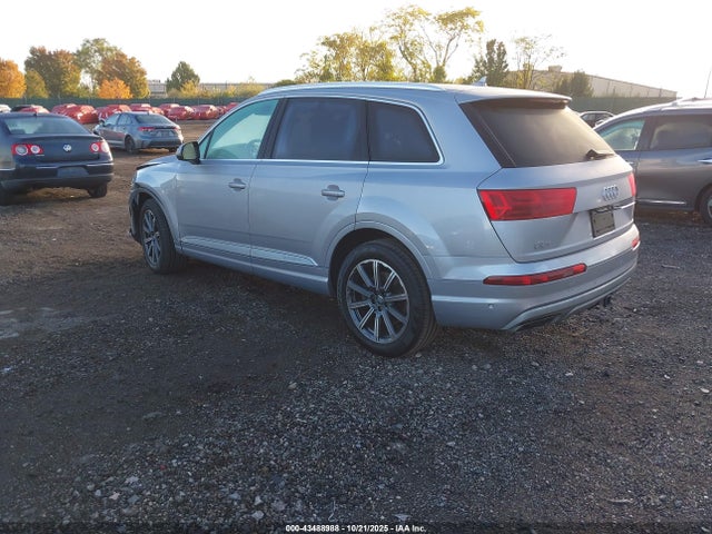 2019 AUDI Q7 WA1LAAF75KD009903 Photo 2