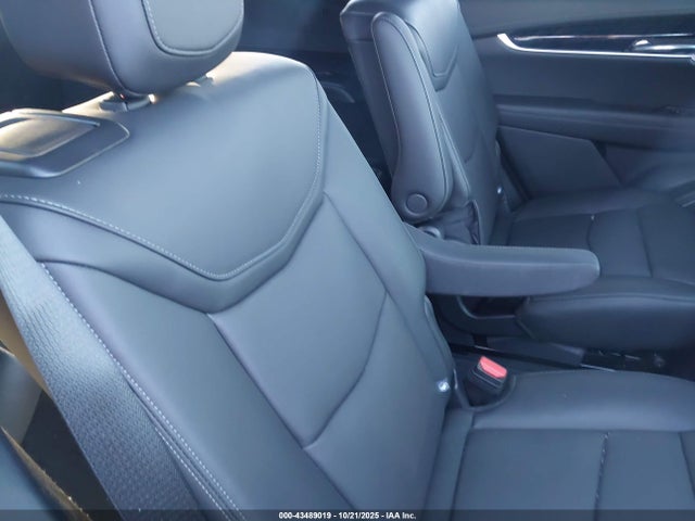 2025 CADILLAC XT6 1GYKPDRS5SZ147083 Photo 7