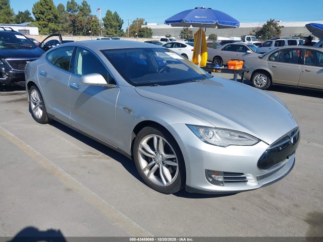 2013 TESLA MODEL S 5YJSA1CN7DFP27209 Photo 0