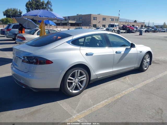 2013 TESLA MODEL S 5YJSA1CN7DFP27209 Photo 3
