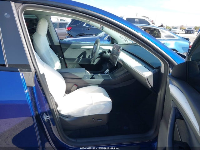 2022 TESLA MODEL Y 7SAYGDEF5NF524131 Photo 4