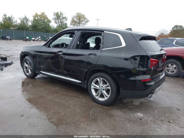 2018 BMW X3 5UXTR9C5XJLC69378 Photo 2