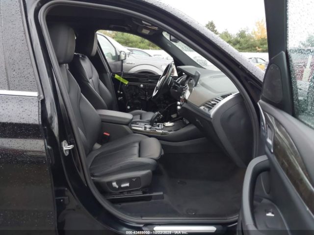 2018 BMW X3 5UXTR9C5XJLC69378 Photo 4