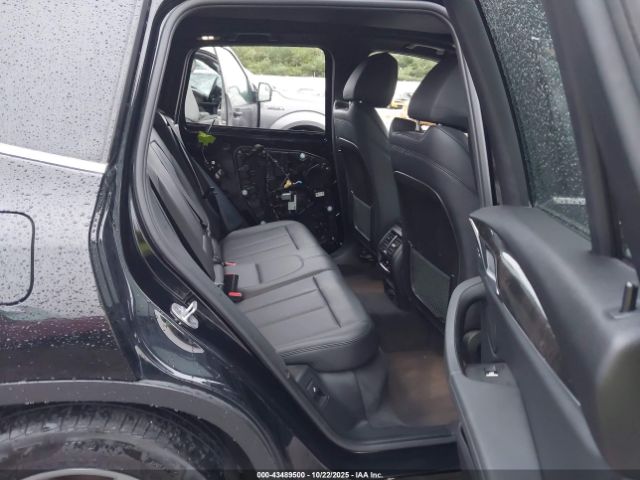 2018 BMW X3 5UXTR9C5XJLC69378 Photo 7