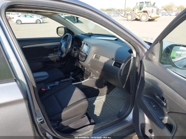 2018 MITSUBISHI OUTLANDER JA4AZ2A37JZ007002 Photo 4