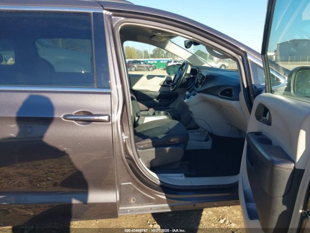 2019 CHRYSLER PACIFICA 2C4RC1FG4KR594111 Photo 4