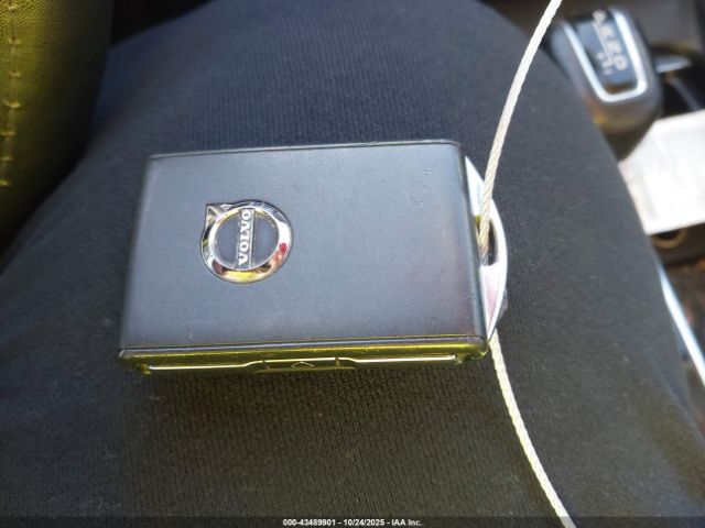 2019 VOLVO S60 7JR102FKXKG001743 Photo 10