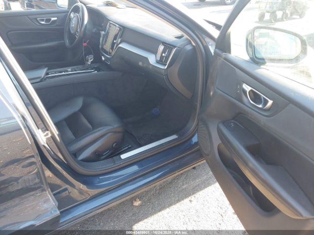 2019 VOLVO S60 7JR102FKXKG001743 Photo 4