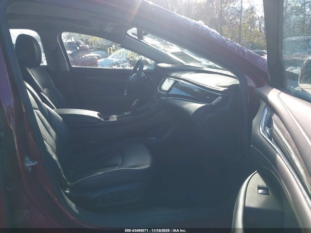 43490071 :رقم المزاد ، 1G4ZS5SS4HU181438 vin ، 2017 Buick Lacrosse Premium مزاد بيع