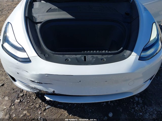 2021 TESLA MODEL Y 5YJYGDEE8MF070945 Photo 9