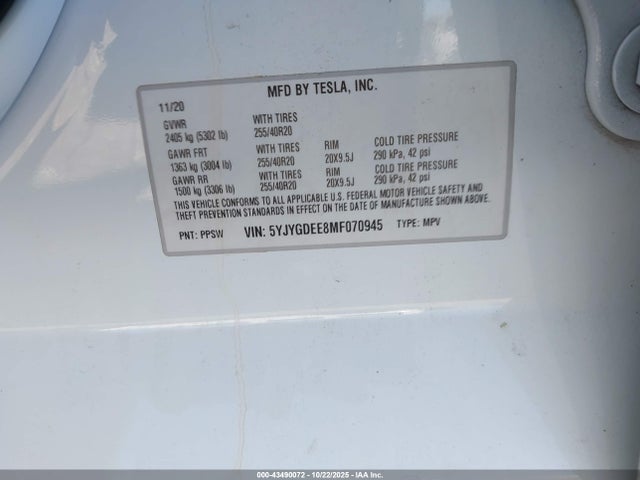2021 TESLA MODEL Y 5YJYGDEE8MF070945 Photo 8