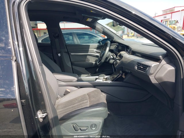 Продаж на аукціоні авто 2023 Audi E-tron Sportback Premium Plus S Line Quattro, vin: WA12AAGE8PB025637, номер лоту: 43490111
