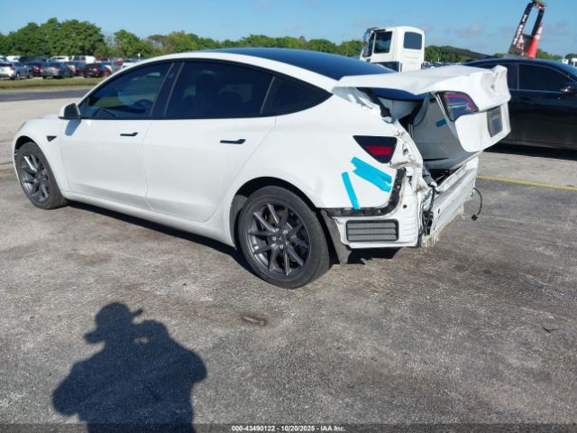 2022 TESLA MODEL 3 5YJ3E1EA6NF329736 Photo 2