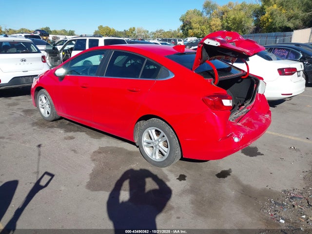 2017 CHEVROLET CRUZE 1G1BE5SMXH7115630 Photo 2