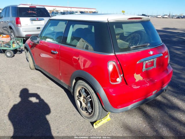 2006 MINI COOPER WMWRC33576TK16746 Photo 2