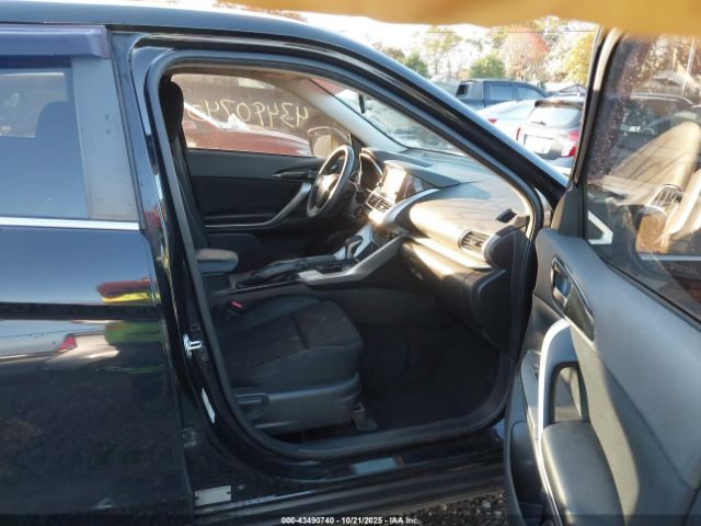 2018 MITSUBISHI ECLIPSE CROSS JA4AT3AA2JZ065573 Photo 4