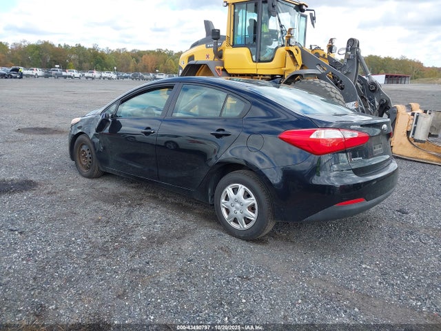 2014 KIA FORTE KNAFK4A67E5185329 Photo 2