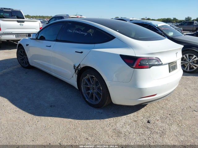 2022 TESLA MODEL 3 5YJ3E1EB0NF270918 Photo 2